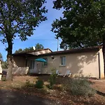 Les Sentiers Du Causse Village de vacances *