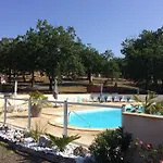 Les Sentiers Du Causse Village de vacances
