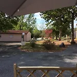 Les Sentiers Du Causse Village de vacances Lentillac du Causse