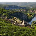 Les Sentiers Du Causse Village de vacances Lentillac du Causse