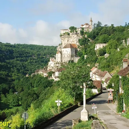 Les Sentiers Du Causse منتزه العطل *